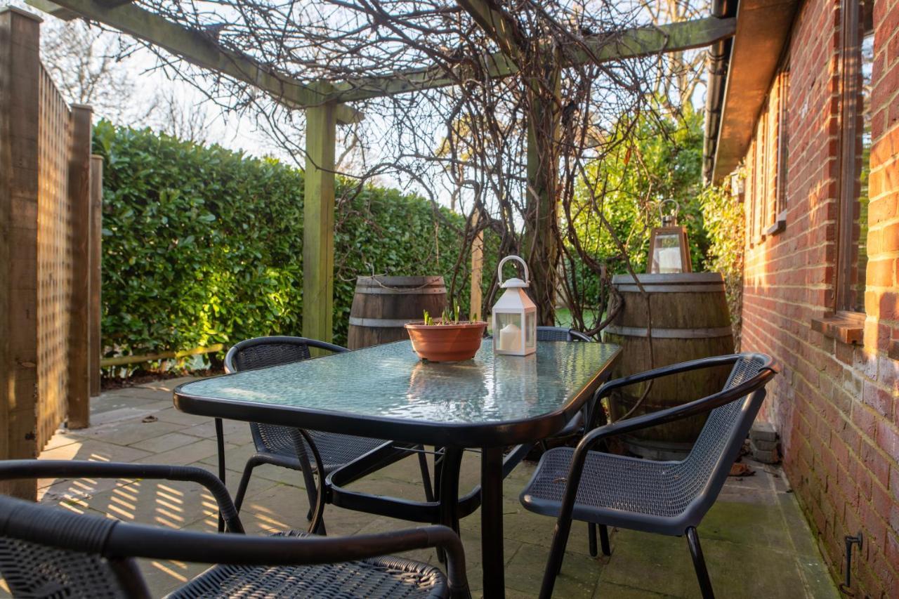 Terlingham Lane Cottage Hawkinge Екстериор снимка