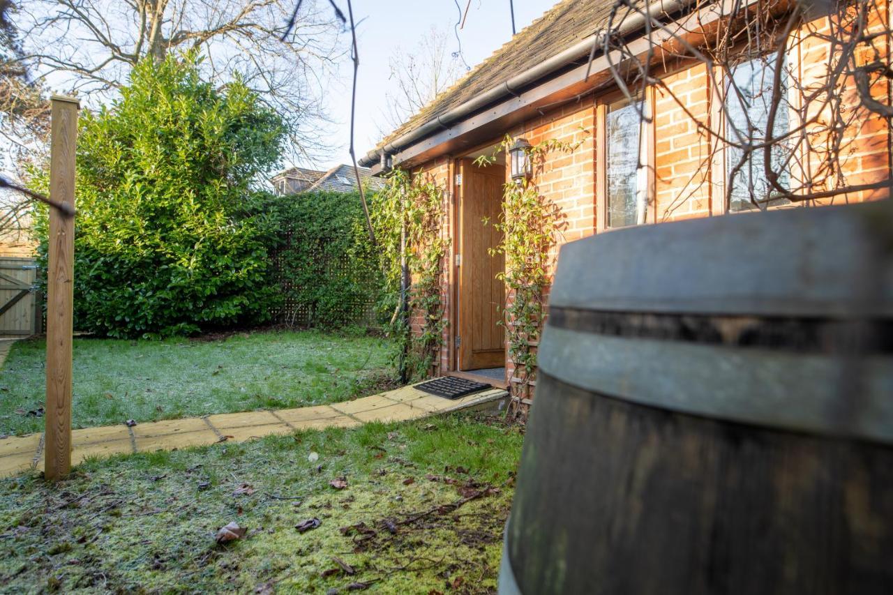 Terlingham Lane Cottage Hawkinge Екстериор снимка