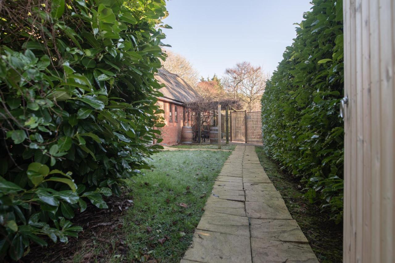 Terlingham Lane Cottage Hawkinge Екстериор снимка